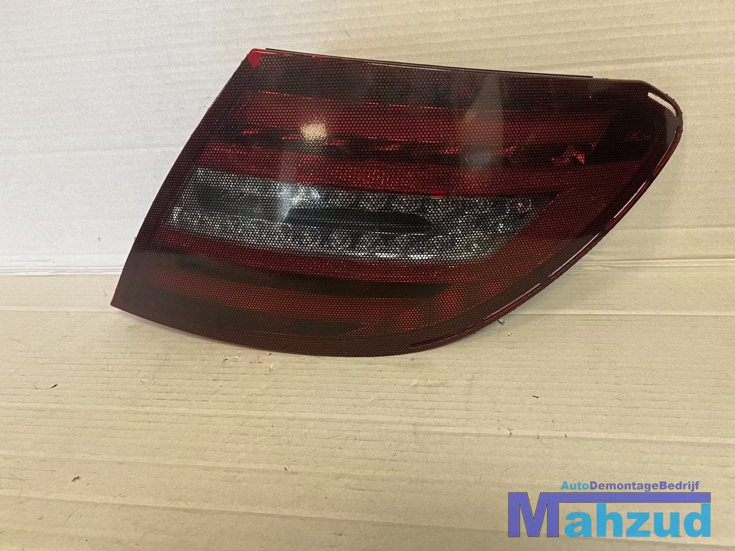 MERCEDES C KLASSE W204 Rechts achterlicht LED 2008-2014, Gebruikt, Mercedes-Benz AG, Mercedes-Benz, Mercedesstrasse 120
70372  Stuttgart, DE