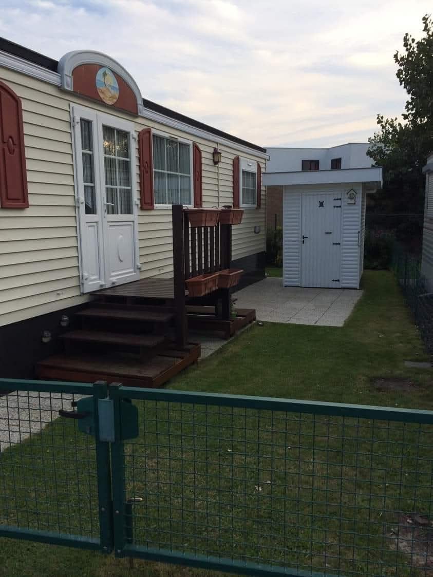 caravan te huur westrnde, Propriétaire