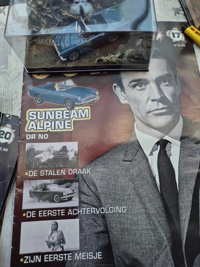 1.43 james bond auto met boekje nr 17, Verzamelen, Ophalen of Verzenden