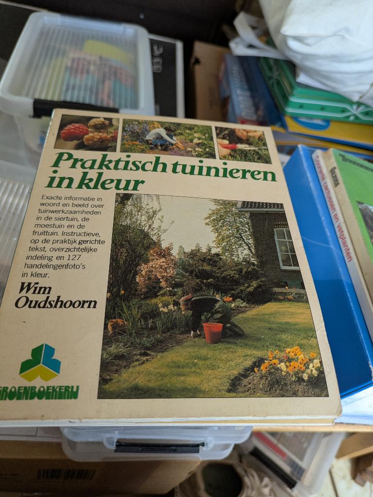Praktisch tuinieren in kleur, Gelezen, W. Oudshoorn, Ophalen of Verzenden, Tuinieren en Tuinplanten