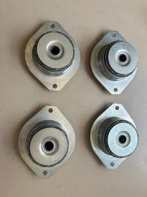Silentblocks voor Maserati Khamsin en Bora, Auto-onderdelen, Motor en Toebehoren, Ophalen, Nieuw, Maserati