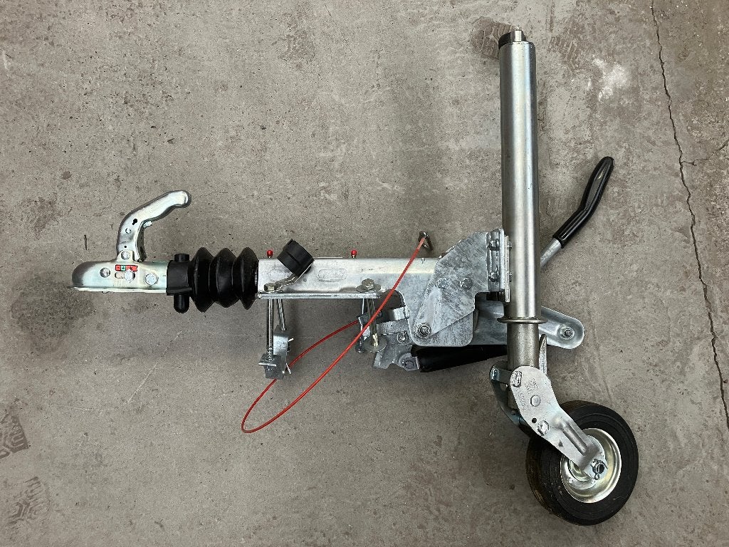 Oplooprem met neuswiel 2000kg, V-dissel, steunpoten, Auto diversen, Aanhangwagen-onderdelen, Ophalen, Zo goed als nieuw