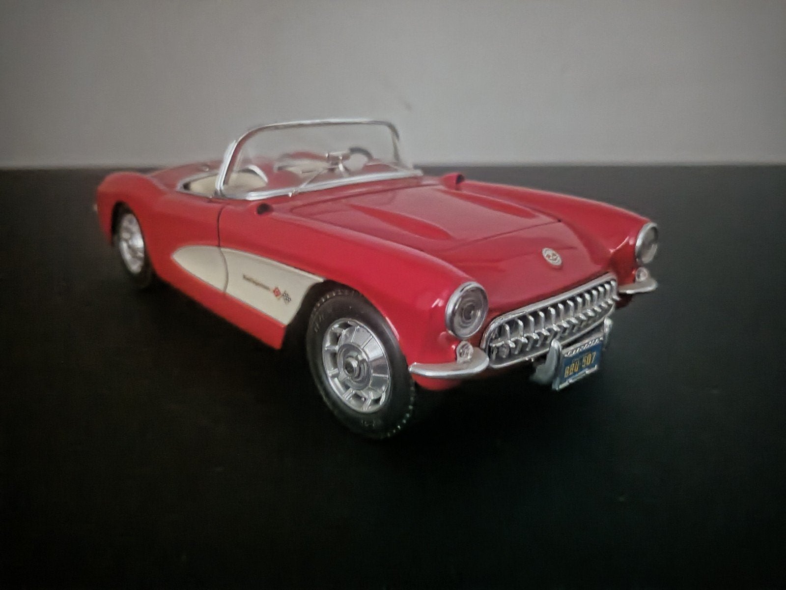 Corvette c1 1957, 1/18, Ophalen, Zo goed als nieuw, Auto, Burago