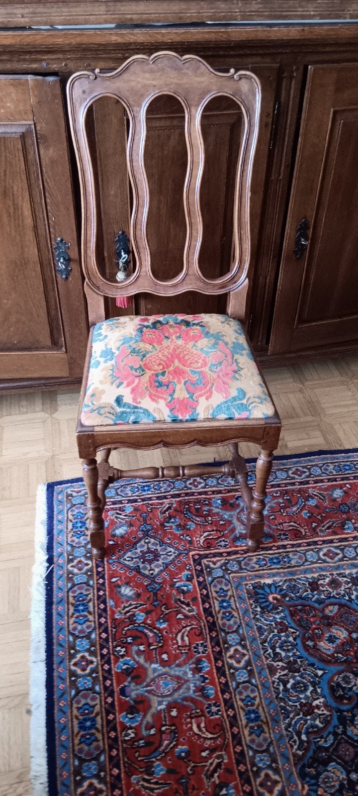 Chaises, Enlèvement
