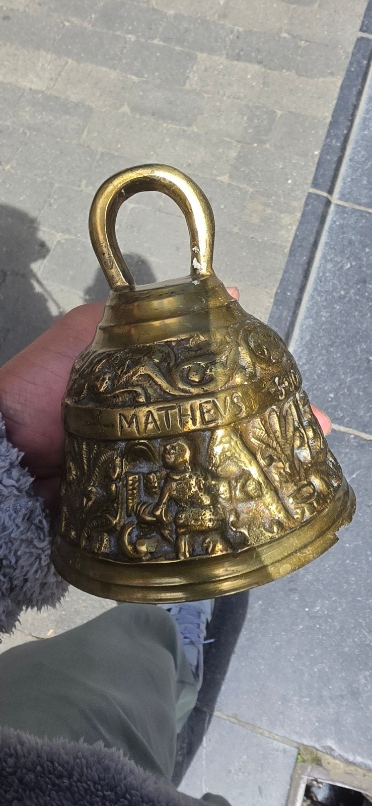 Cloche décorative - Europe - Les quatre saints évangélistes, Enlèvement