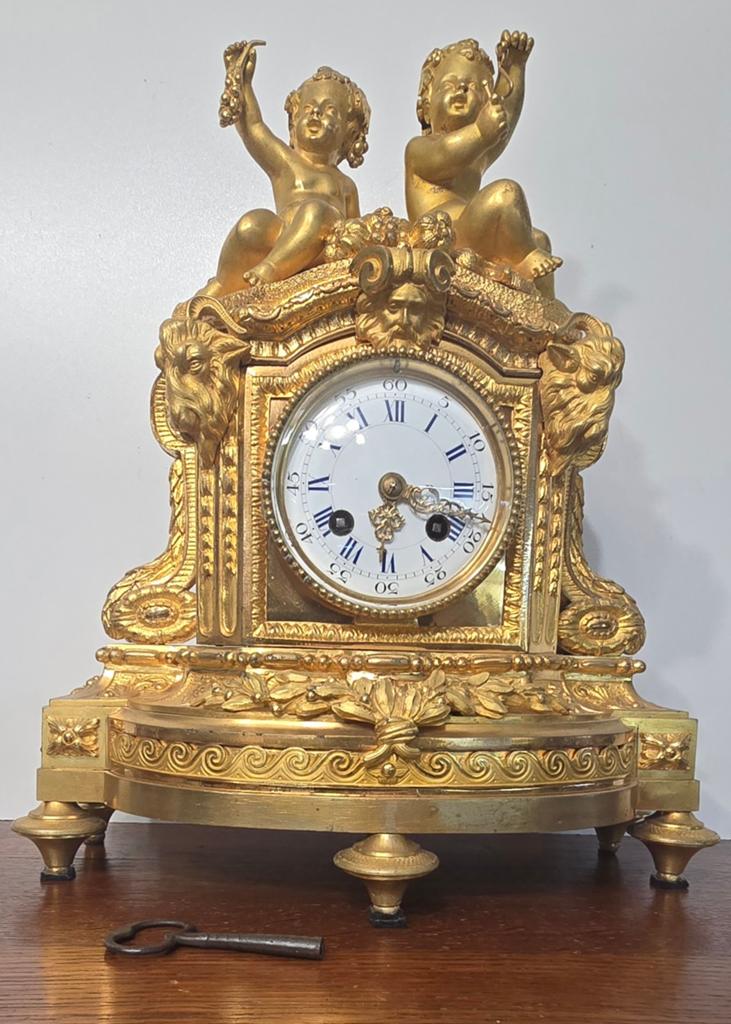 Antieke klok vuur verguld, Antiek en Kunst, Antiek | Klokken, Ophalen of Verzenden