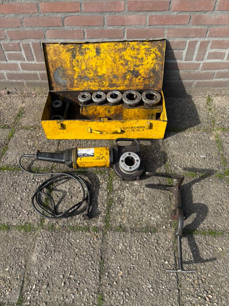 Draadsnijmachine REMS amigo 2, Doe-het-zelf en Bouw, Gereedschap | Freesmachines, Ophalen, Gebruikt
