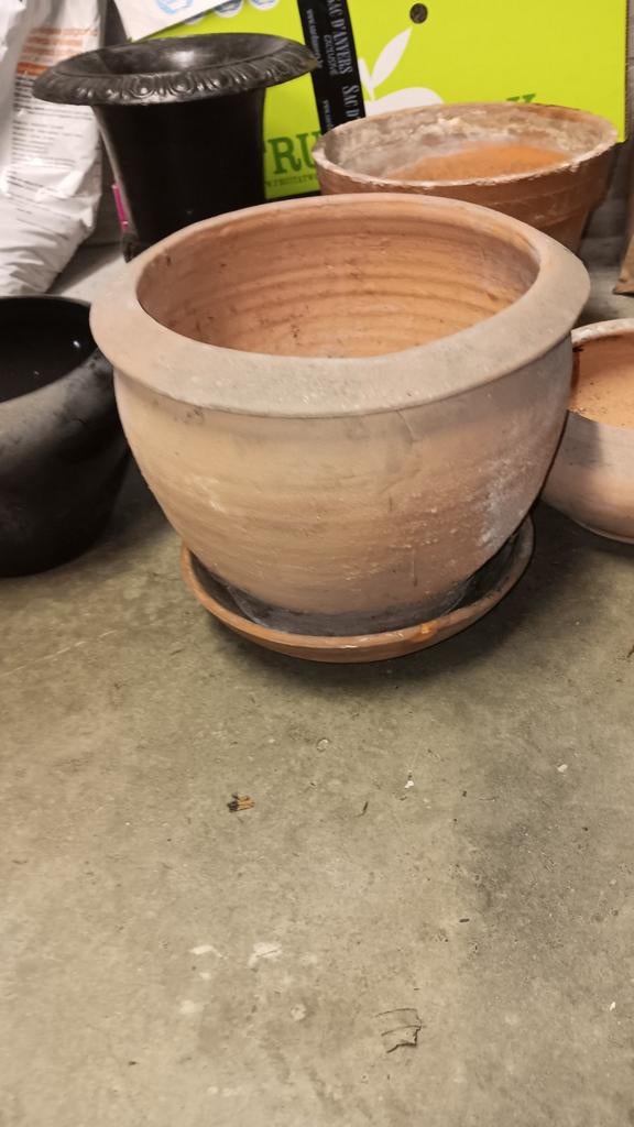 Lot bloempotten terracotta gietijzer 25 euro voor alles, Ophalen, Gebruikt, Terracotta