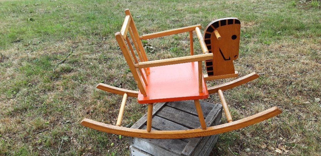 Petit cheval à bascule en bois, Enfants & Bébés, Enlèvement, Comme neuf