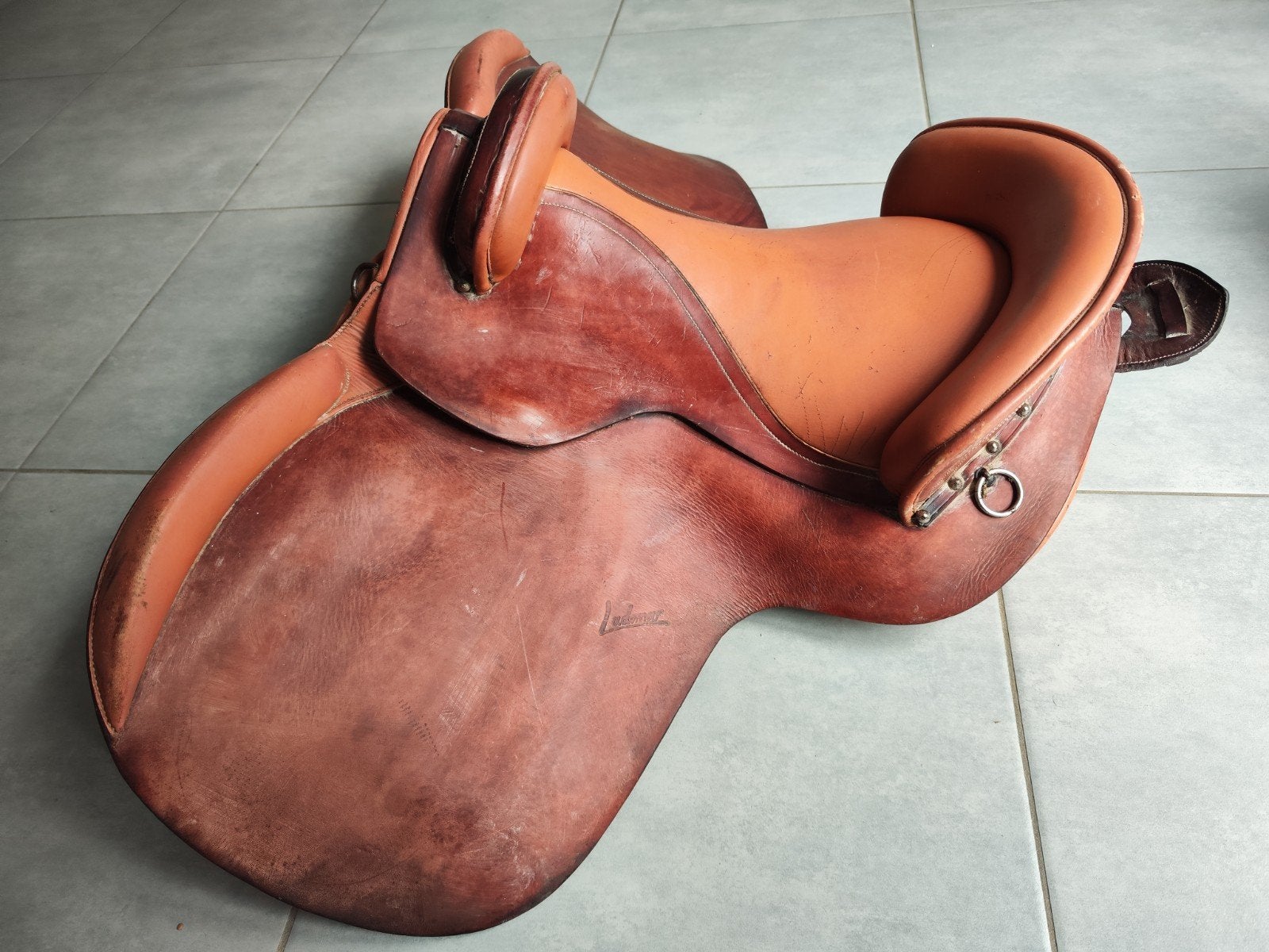 Selle Espagnole classique LUDOMAR 17,5 pouces bon état., Animaux & Accessoires, Assise souple, L (17.5 pouces), Moyen, Enlèvement