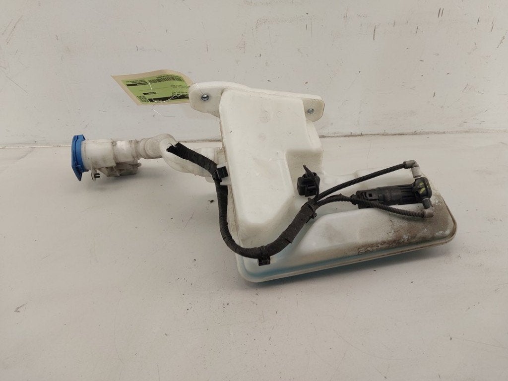 RUITENSPROEIERRESERVOIR VOOR Skoda Octavia Combi (5EAC), Gebruikt, Info@skoda-auto.de, Skoda, Max-Planck-Straße  3-5
64331  Weiterstadt, DE