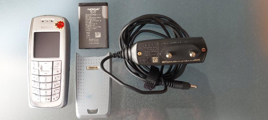 Werkende Nokia 3120 + lader – vintage gsm – collectr’s item, Gebruikt, Geen camera, Fysiek toetsenbord, Ophalen of Verzenden