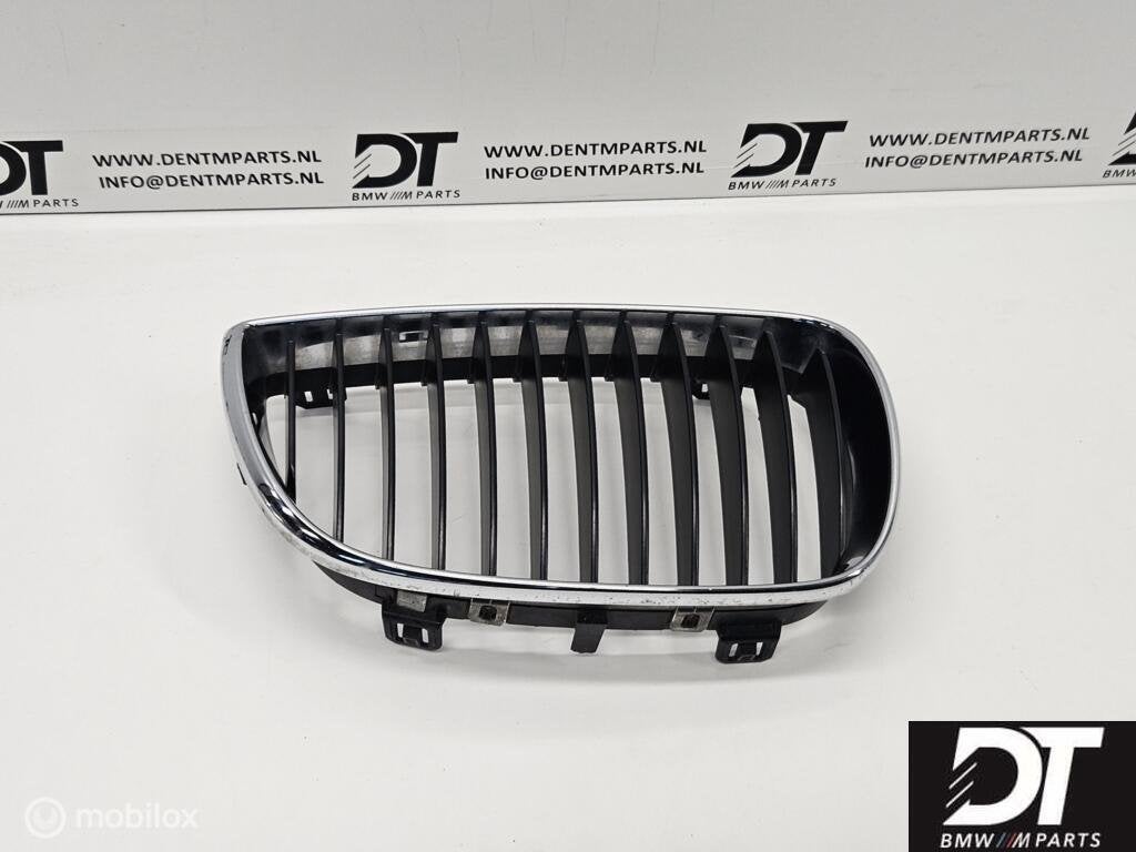 Grille rechts BMW 1-serie E81 E87 51137077130, Gebruikt, Ophalen of Verzenden, BMW, BMW