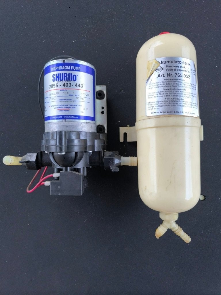 Pompe à eau Shurflo mobilhome, Enlèvement ou Envoi, Utilisé