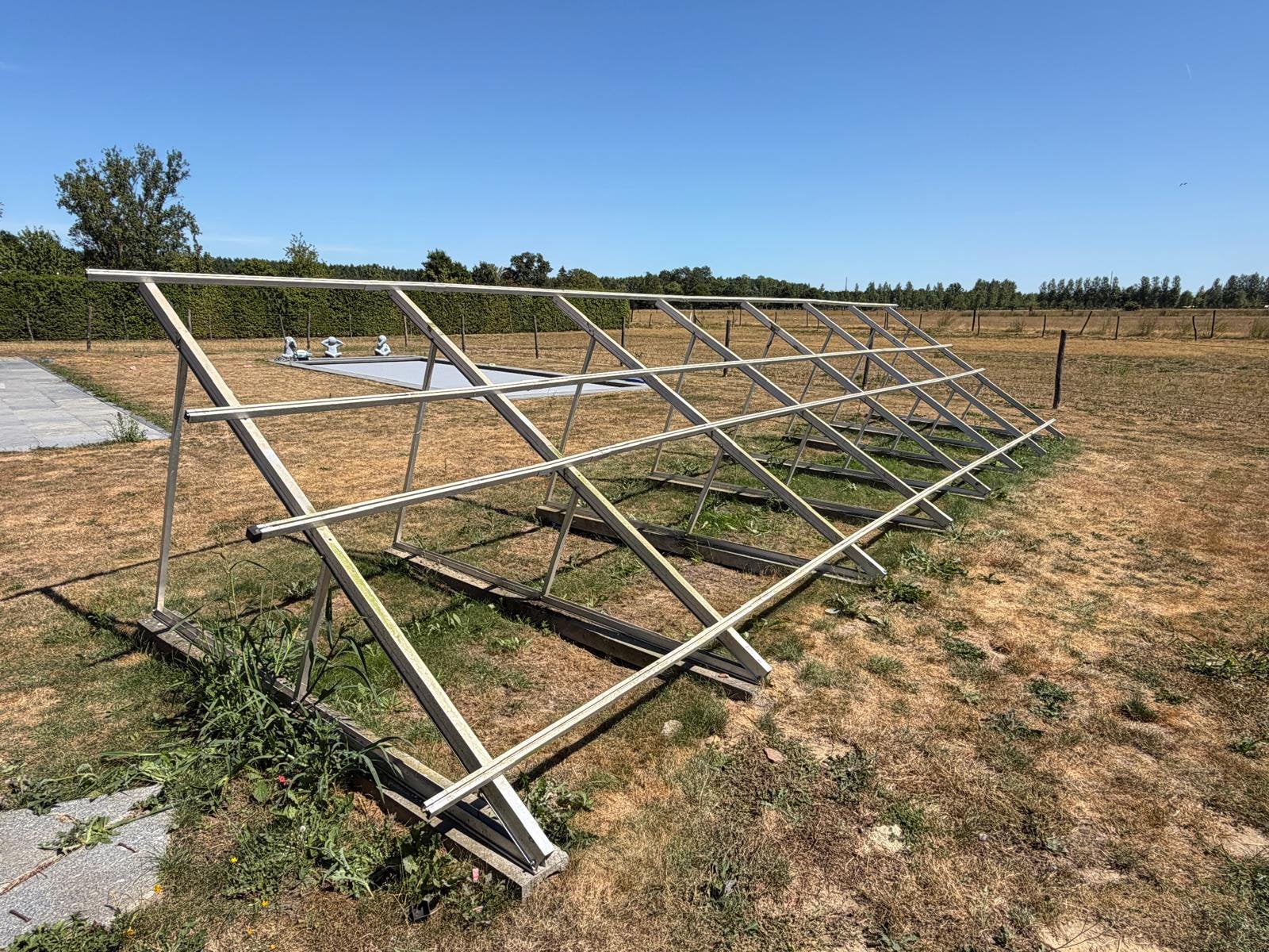 ️ Metalen draagconstructie voor zonnepanelen, Ophalen, Zo goed als nieuw