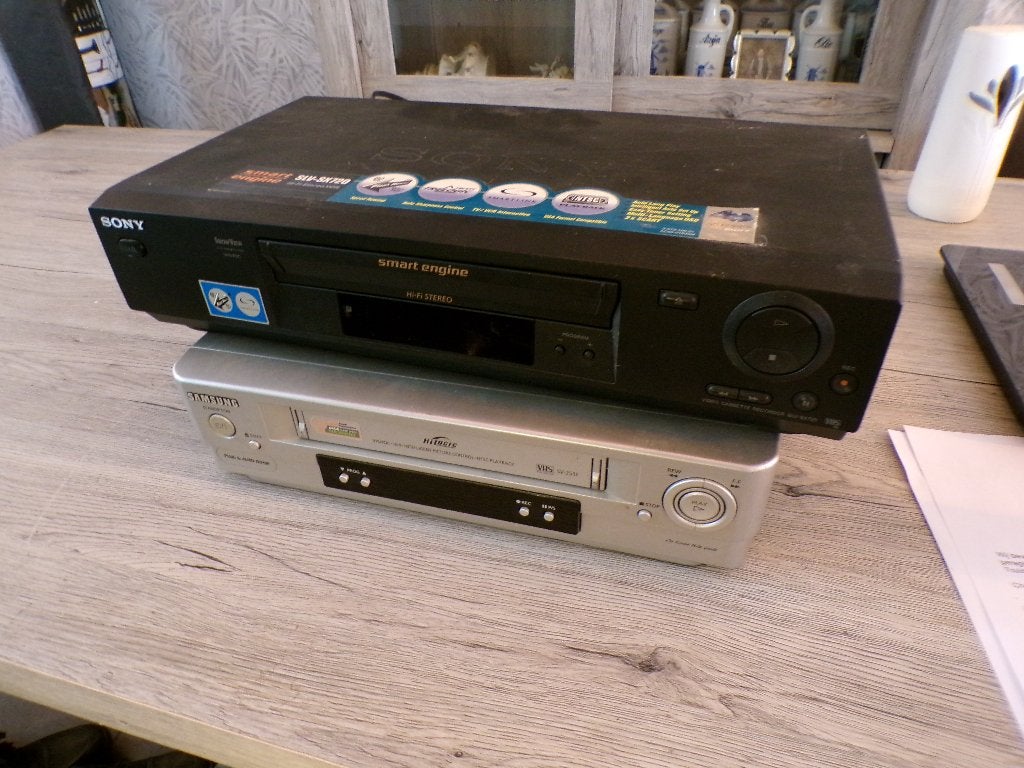 2x vhs speler 1x sony 1x samsung, Ophalen, Gebruikt, VHS-speler of -recorder