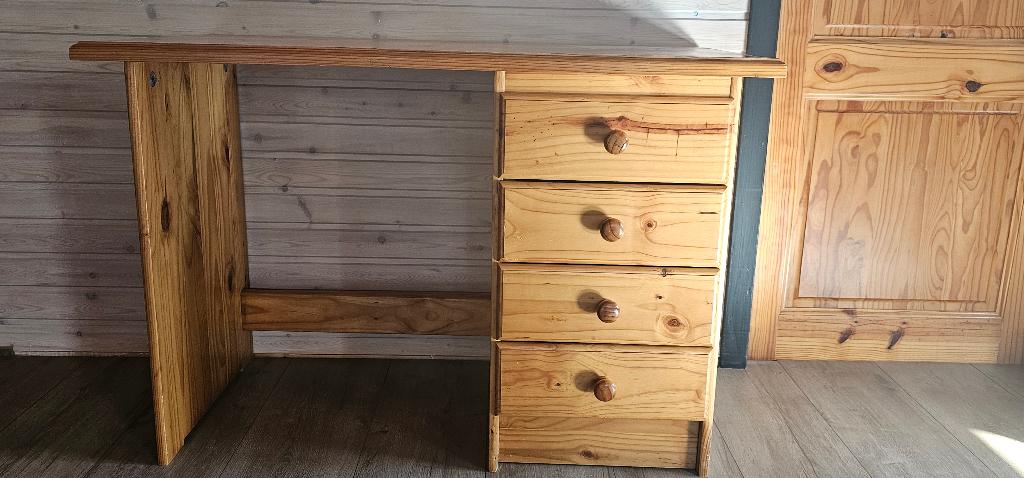 bureau en bois de pin, Enlèvement, Utilisé