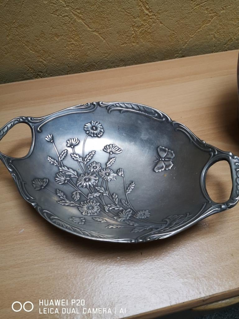 Petit plat en étain, Enlèvement ou Envoi