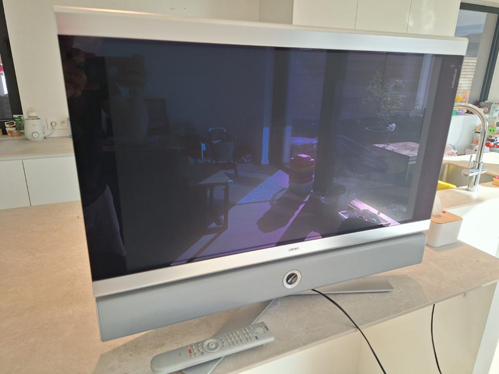 Tv Loewe - Individual 32 S, TV, Hi-fi & Vidéo, Télévisions, Enlèvement, Comme neuf, 80 à 100 cm, Autres marques