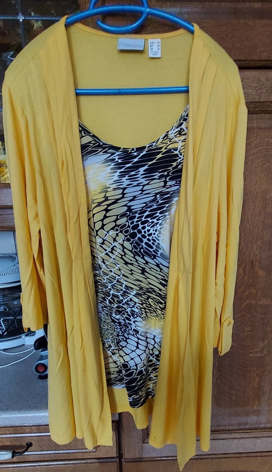 tee shirt 2 env1 jaune et noir 46 48, Kleding | Dames, T-shirts, Ophalen of Verzenden, Geel