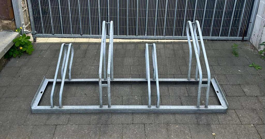 Fietsenrek - gegalvaniseerd - 4 fietsen, Ophalen, Zo goed als nieuw