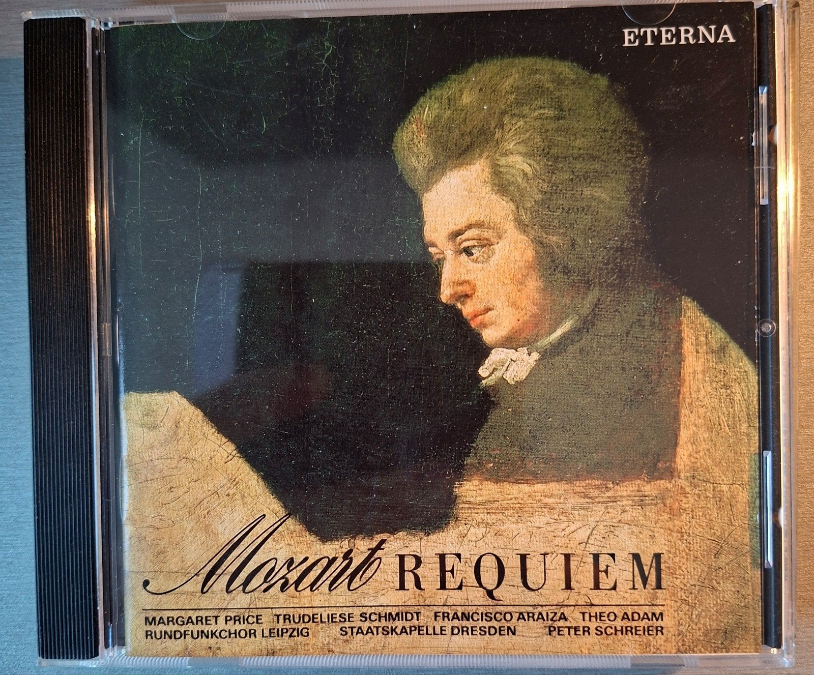 CD. Mozart. Requiem (Eterna, Schreier)., Enlèvement ou Envoi, Requiem, Mozart