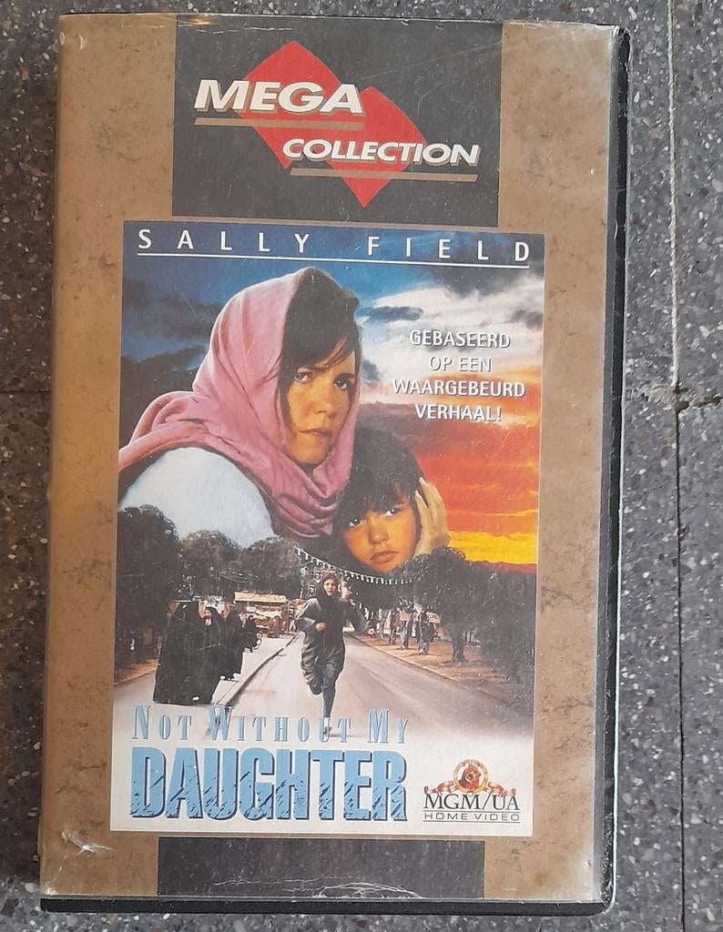 Not Without My Daughter VHS Gebaseerd op waargebeurd verhaal, Enlèvement