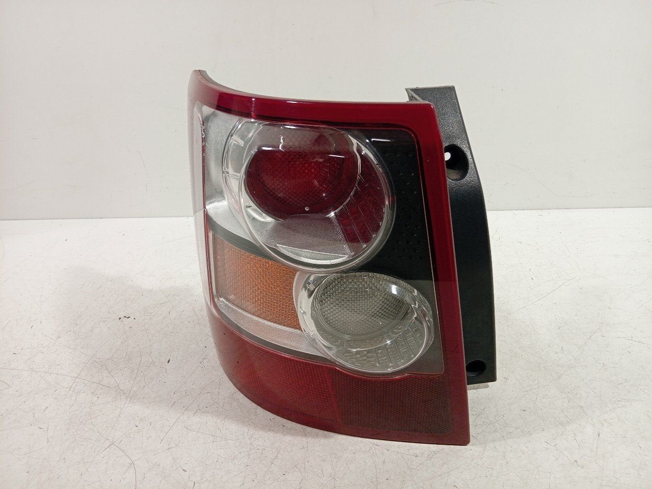 Achterlicht links buiten Land Rover Range Rover, Onderdelen@venauto.nl, Van der Ven Autorecycling B.V., Land Rover, Ettenseweg 76, 4706 PB Roosendaal, The Netherlands