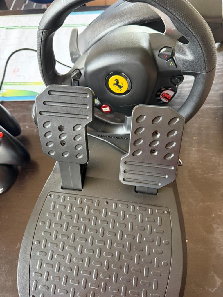 Thrustmaster Ferrari wheel Xbox, Ophalen of Verzenden, Zo goed als nieuw, Overige typen, Xbox 360
