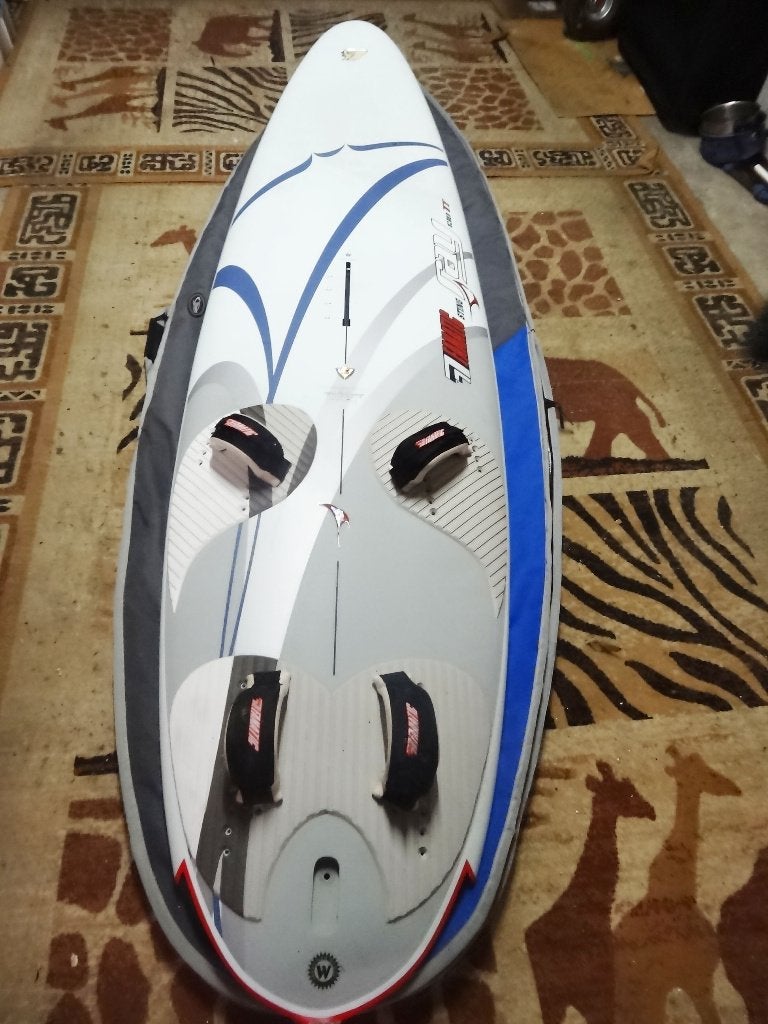 Fanatic carbone 130 L, gréément et harnais Neilpryde complet, Sports nautiques & Bateaux, Planche à voile, Avec rallonge de mât