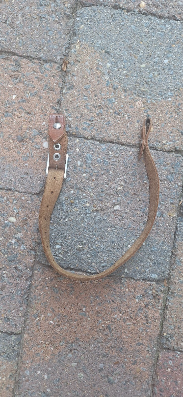 Jugulaire de casque, Collections, Enlèvement