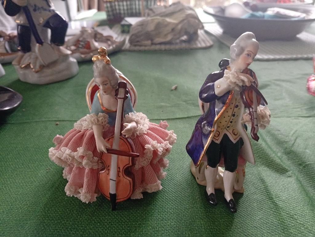 Set - 2 x porseleinen beeldjes (stijl Capodimonte in Napels), Antiek en Kunst, Ophalen