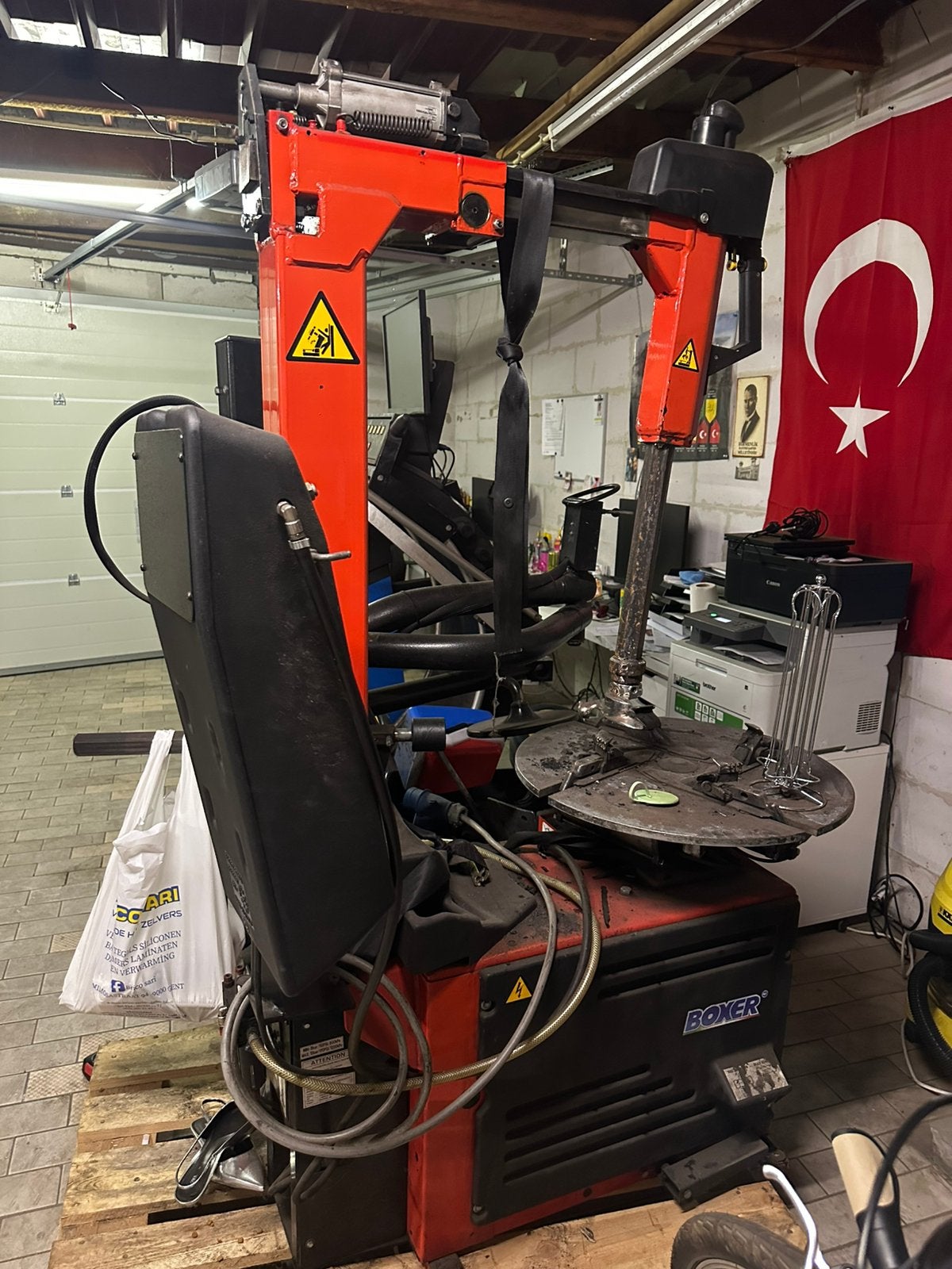 Bandendemonteermachine, Ophalen, Gebruikt