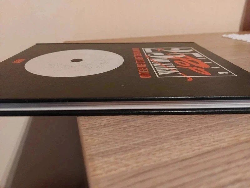 25 jaar popmuziek in woord, beeld en geluid : 1984, Boeken, Ophalen of Verzenden, Gelezen, Algemeen