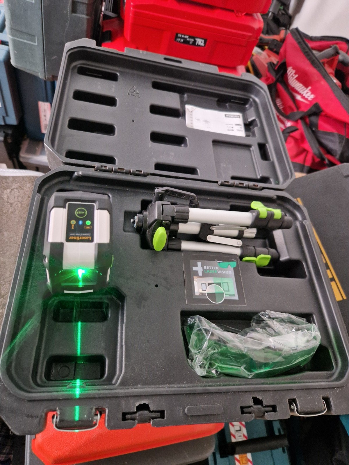 laser laserliner vert avec trépied, Enlèvement, Neuf, 500 watts ou plus, Autres types