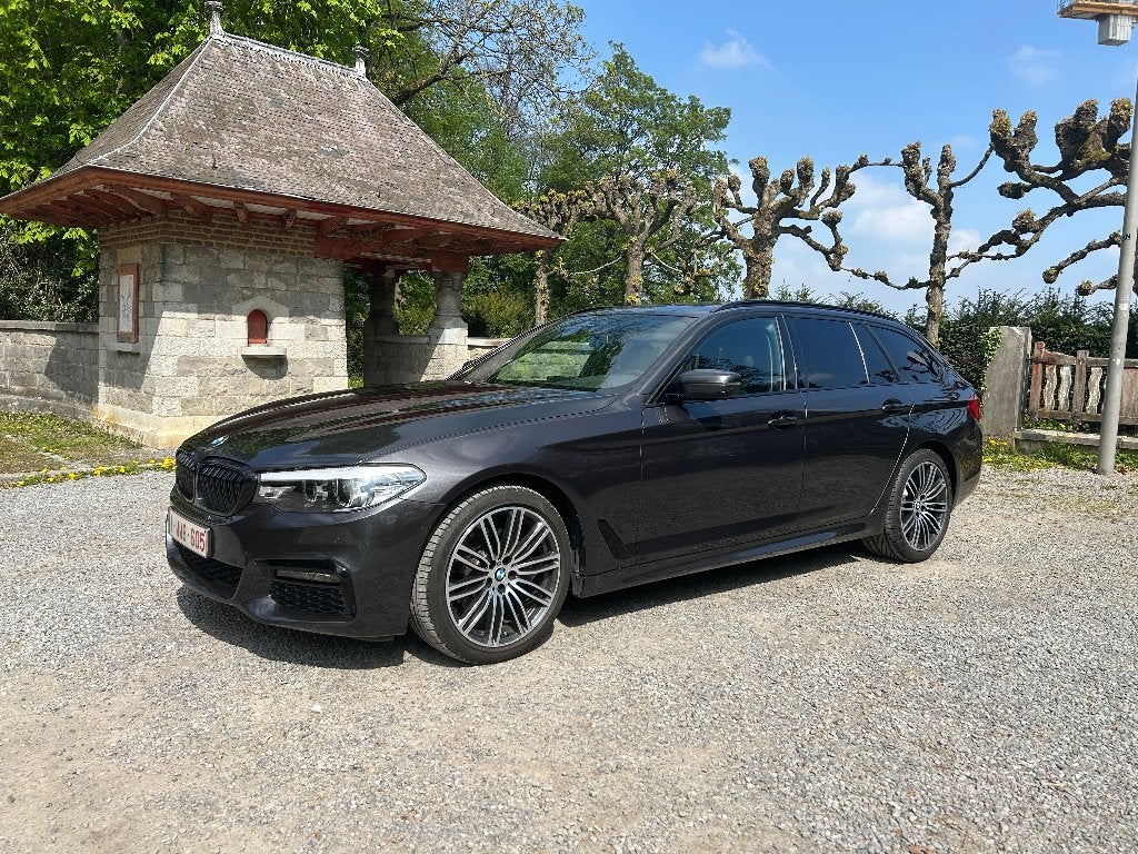 BMW Série 5 (520d) break avec 98.000 km de 2019 (FULL), Autos, Cuir, Argent ou Gris, Entreprise, Entretenue par le concessionnaire