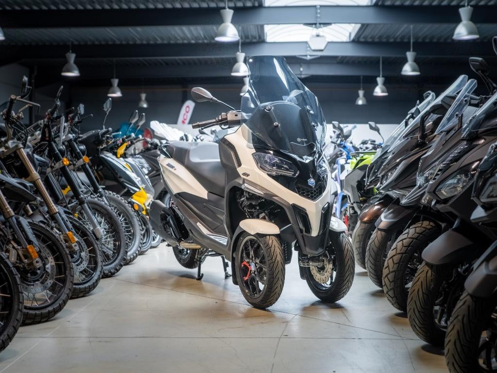 Piaggio MP3 400 HPE SPORT NIEUW [Fijn .0%] [-5%], Motoren, 400 cc, LED Verlichting, Nieuw, Bedrijf