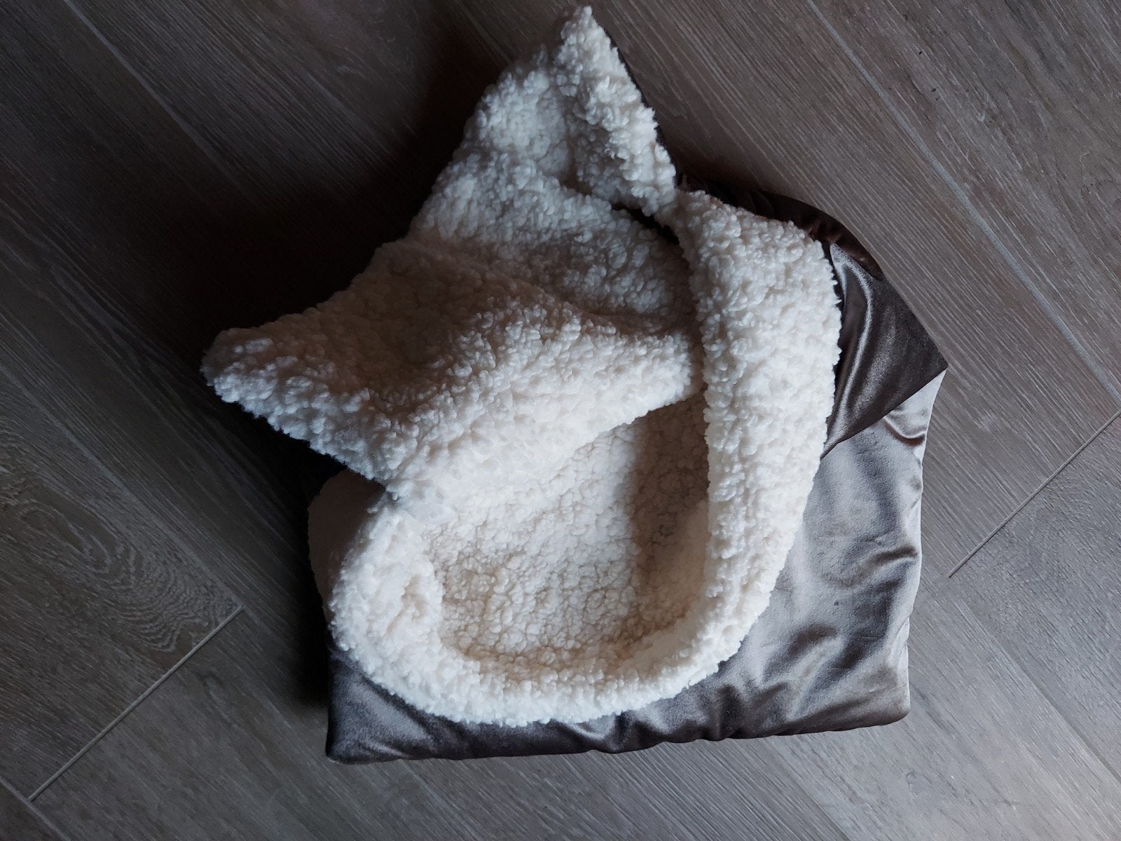 honden /katten slaapzak zetelkussen nieuw., Animaux & Accessoires, Paniers pour chiens, Enlèvement ou Envoi, Neuf, Poussière