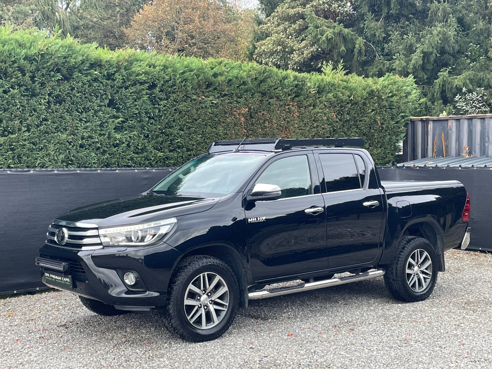 Toyota Hilux 2.4d aut. - Garantie- BTW  - leder - led bars, Automaat, Dealer onderhouden, 2175 kg, 4 cilinders