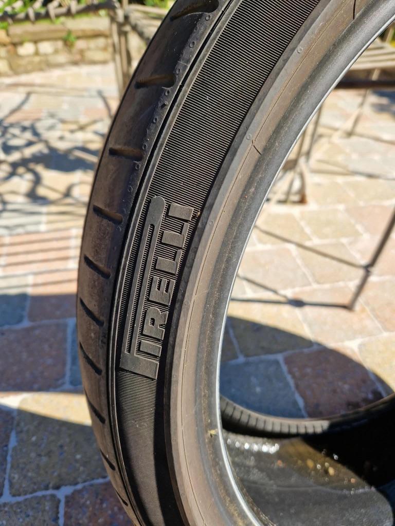 Pirelli P zero 235/35/19, Auto-onderdelen, Banden en Velgen, Gebruikt, 235 mm, Band(en), Personenwagen