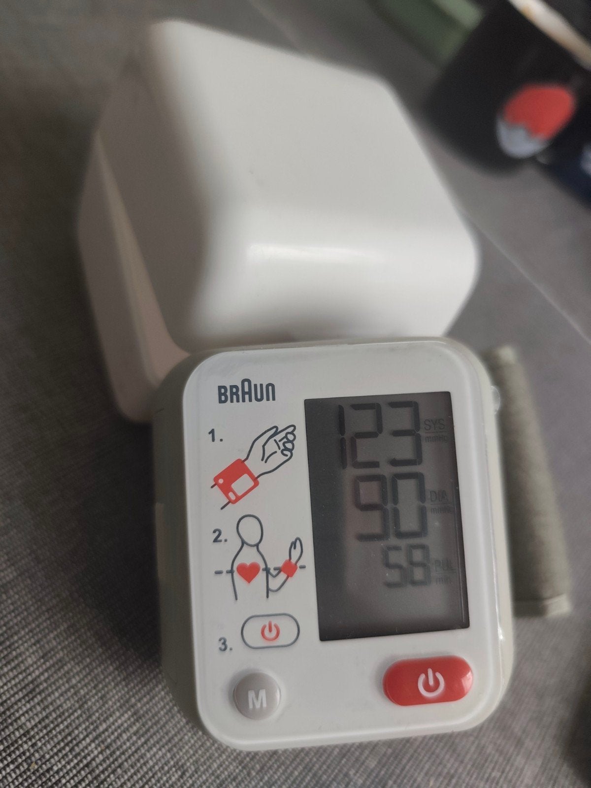 Tensiomètre poignet Braun (BBP2000WE) – Très bon état, Enlèvement