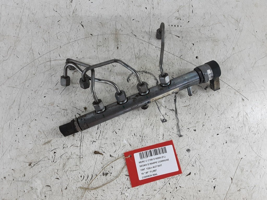 RAMPE D'INJECTION Mercedes-Benz C (W205) (A6540700095006), Autos : Pièces & Accessoires, Mercedes-Benz, Mevr. I. Hauben, Utilisé