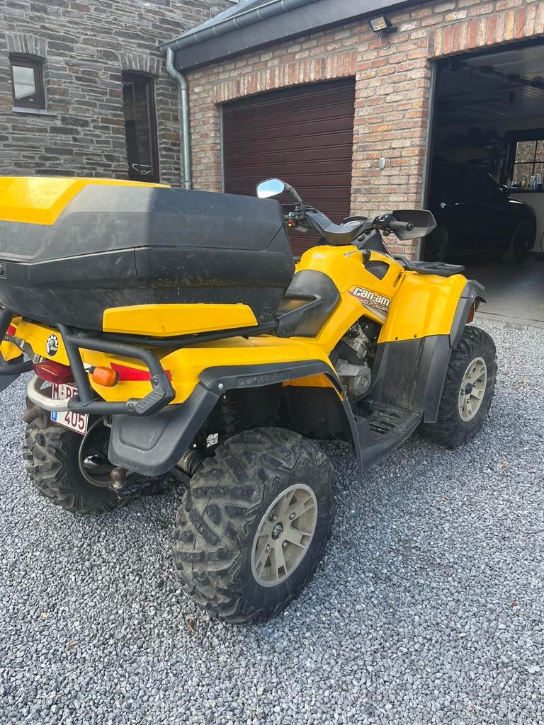 Quad can-am outlander 650, 2 cylindres, 650 cm³, 12 à 35 kW