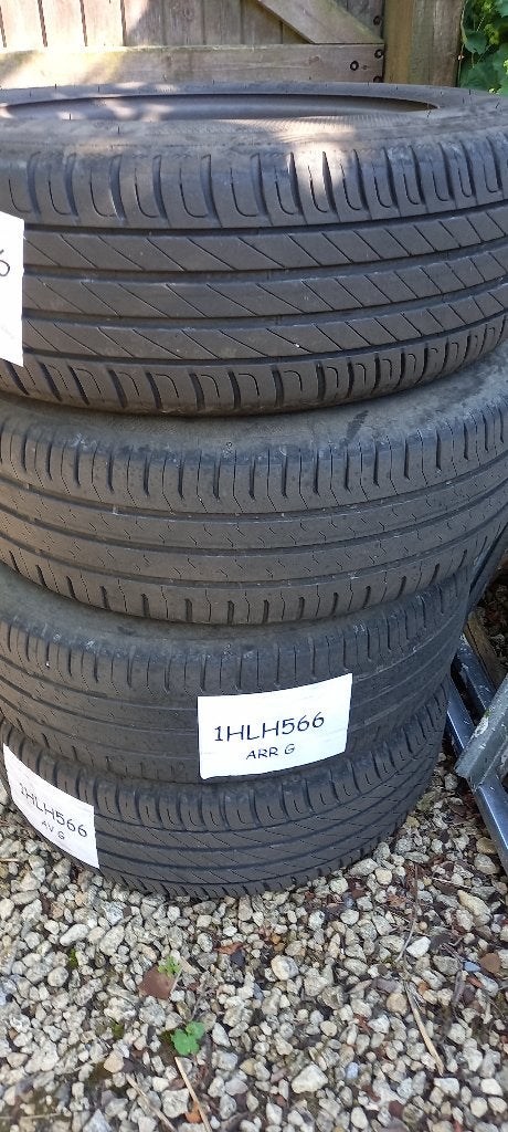 4 pneus d'hiver Kleber et Continental sur jantes, Enlèvement, Utilisé, Pneus hiver, Pneu(s)