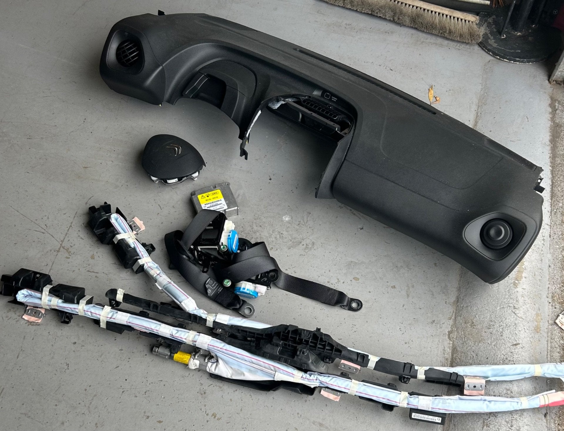 Compleet Dashboard set Citro n C1 AYGO Peugeot 108 Origineel, Info@fabrikant.eu, Citroën, Fabrikantstraat 1
1000 AA  Amsterdam, NL