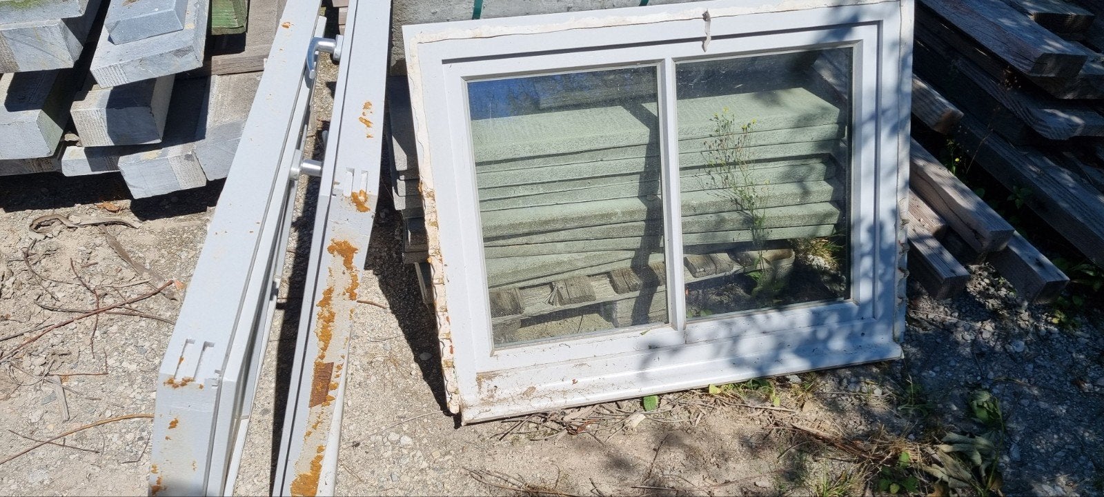 houten raam meranti, Doe-het-zelf en Bouw, Raamkozijnen en Schuifdeuren, Gebruikt, Raamkozijn, Inclusief glas, 75 tot 150 cm