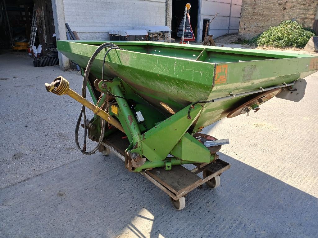 Meststofstrooier amazone za u 1001, Ophalen