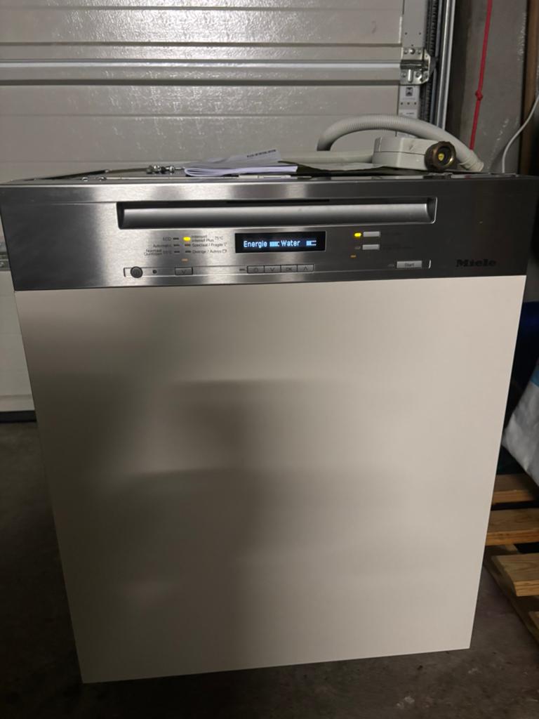 Miele inbouw vaatwasser, Elektronische apparatuur, Vaatwasmachines, Ophalen, Zo goed als nieuw, Inbouw