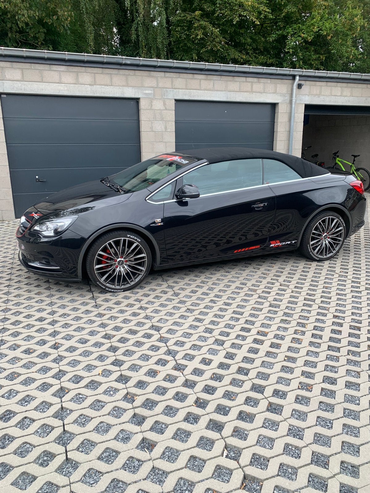 sportieve opel cascada 16 sdi, Auto's, Voorwielaandrijving, Zwart, 4 cilinders, Cabriolet