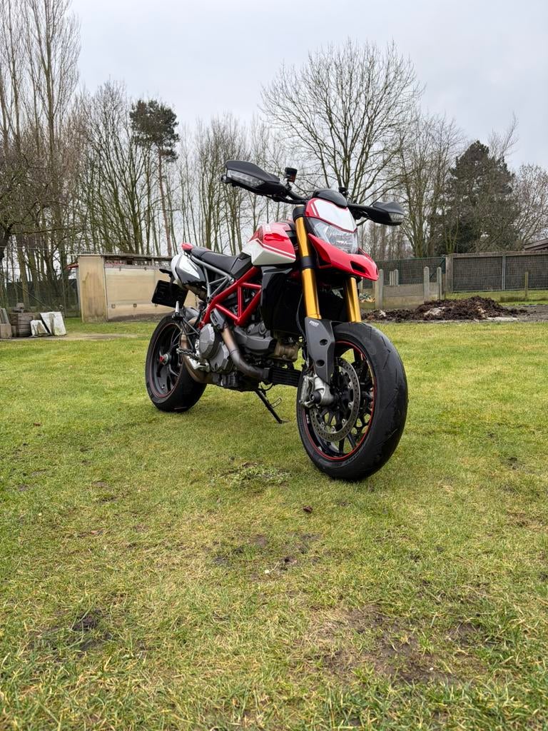 Hypermotard 950 sp, Permis Moto A, Contrôle de traction, Plus de 35 kW, 2 cylindres